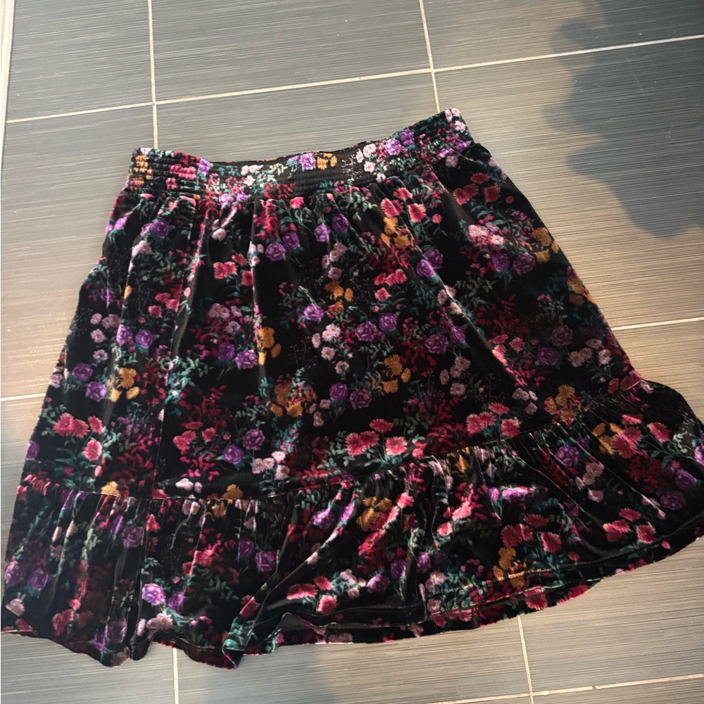 Women’s S/M designer velvet skirt